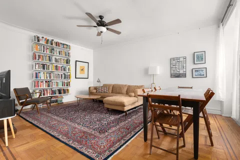$1,149,000 | 71 Ocean Parkway, Unit 4N | Windsor Terrace