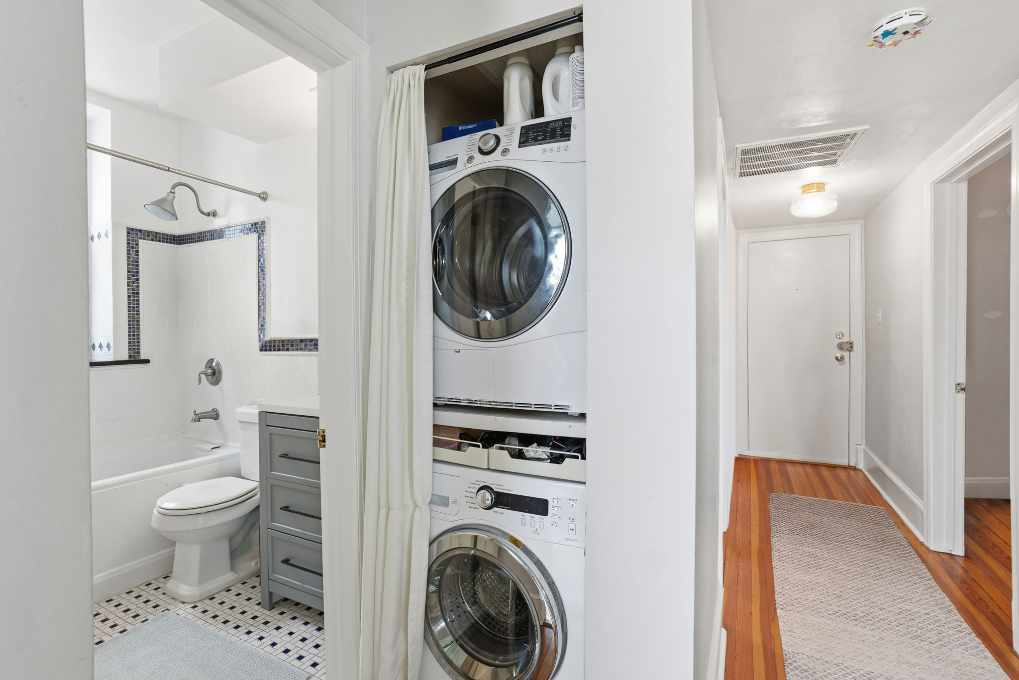 520 E Street Northeast, Unit 403 Washington, DC 20002 - Photo 17 of 18