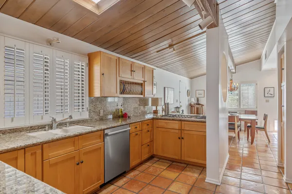 $2,399,000 | 913 Chattanooga Avenue, Pacific Palisades, CA 90272