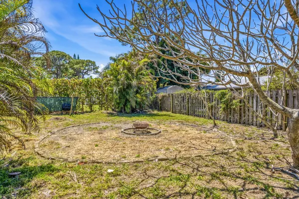 $460,000 | 1202 Southeast Madison Avenue, Stuart, FL 34996