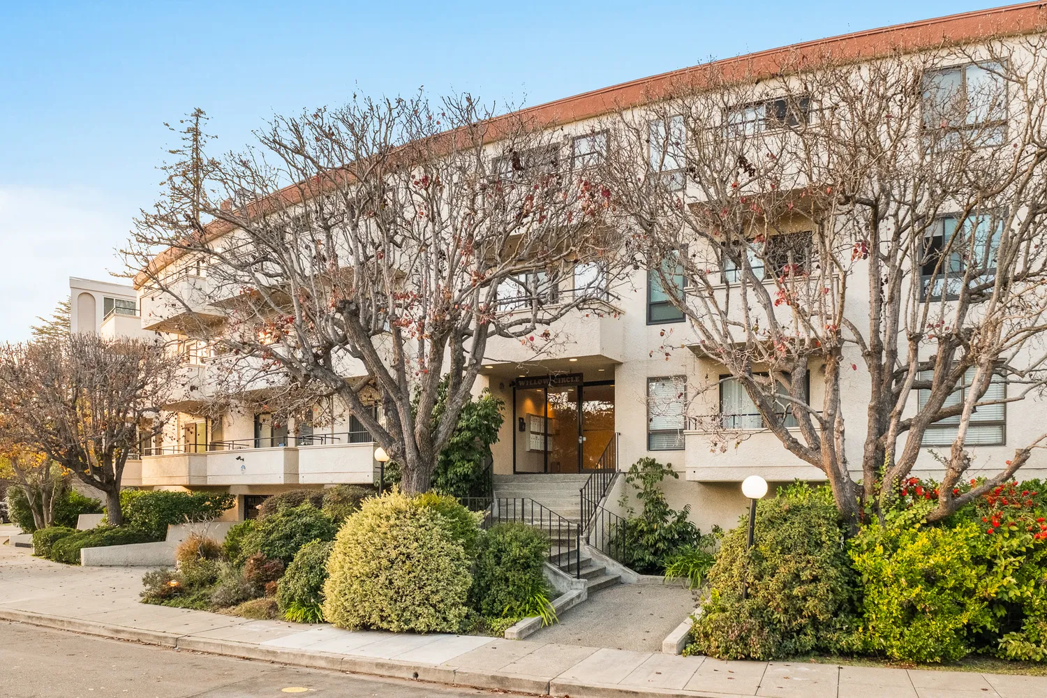 $895,000 | 1500 Willow Avenue, Unit 301, Burlingame, CA 94010