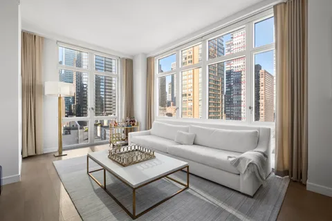 $1,595,000 | 305 East 51st Street, Unit 11D | Midtown East