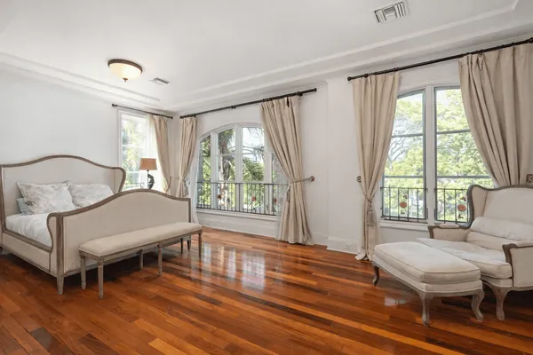 $5,195,000 | 919 South Gretna Green Way, Los Angeles, CA 90049