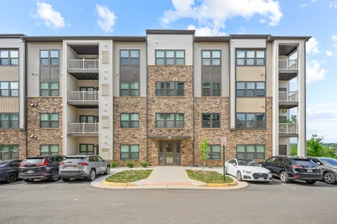 $485,000 | 26294 Mount Milstead Terrace, Unit 303, Sterling, VA 20164
