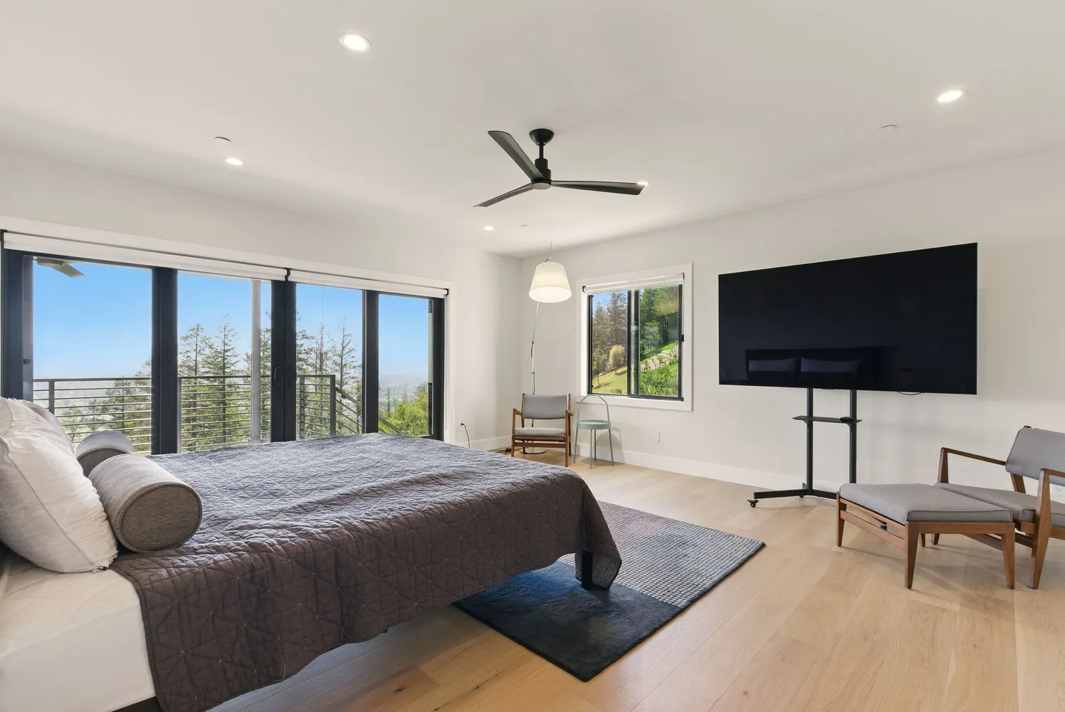 a view of a back yard of the house