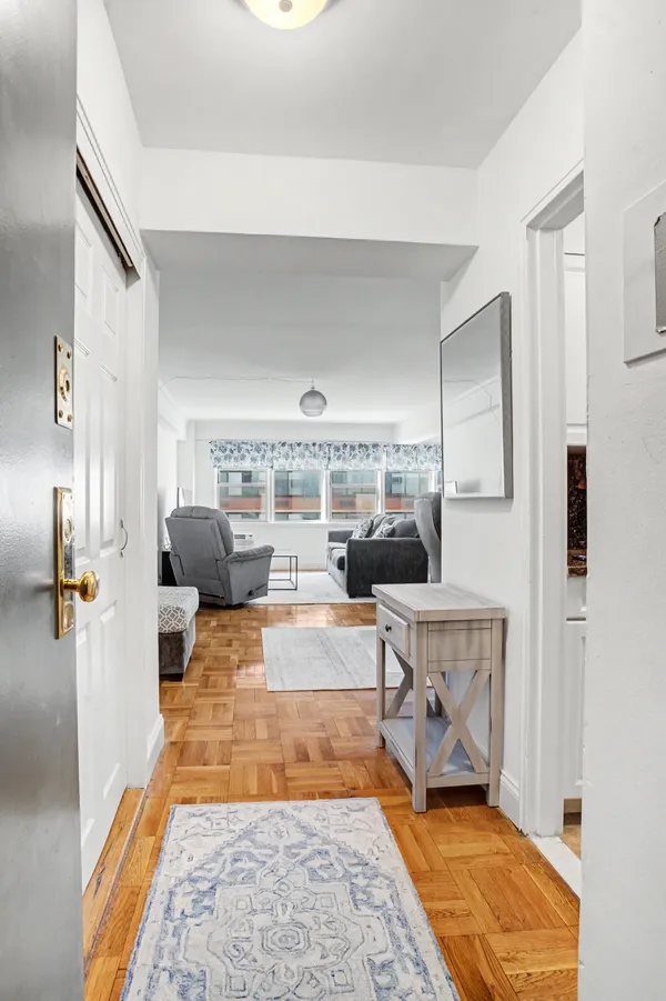 $3,500 | 333 East 75th Street, Unit 6C | Lenox Hill
