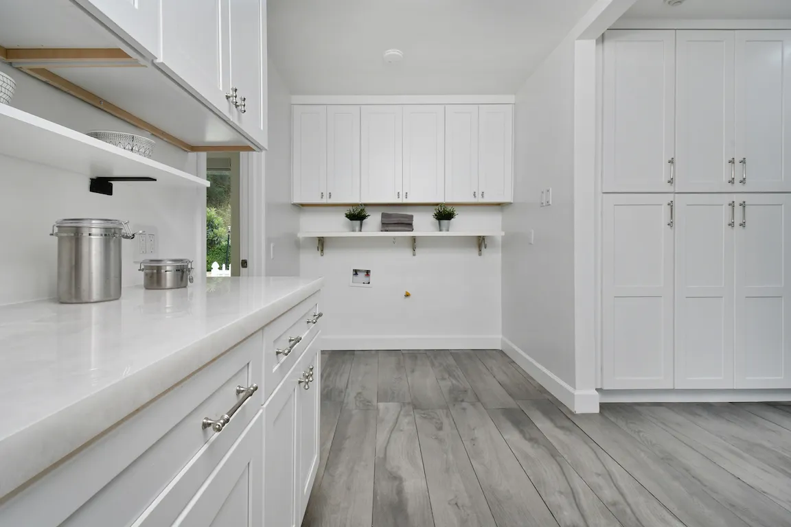 $2,599,000 | 4053 Harclare Lane, Encino, CA 91436