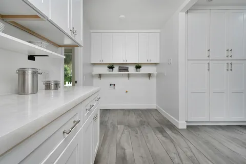 $2,599,000 | 4053 Harclare Lane, Encino, CA 91436