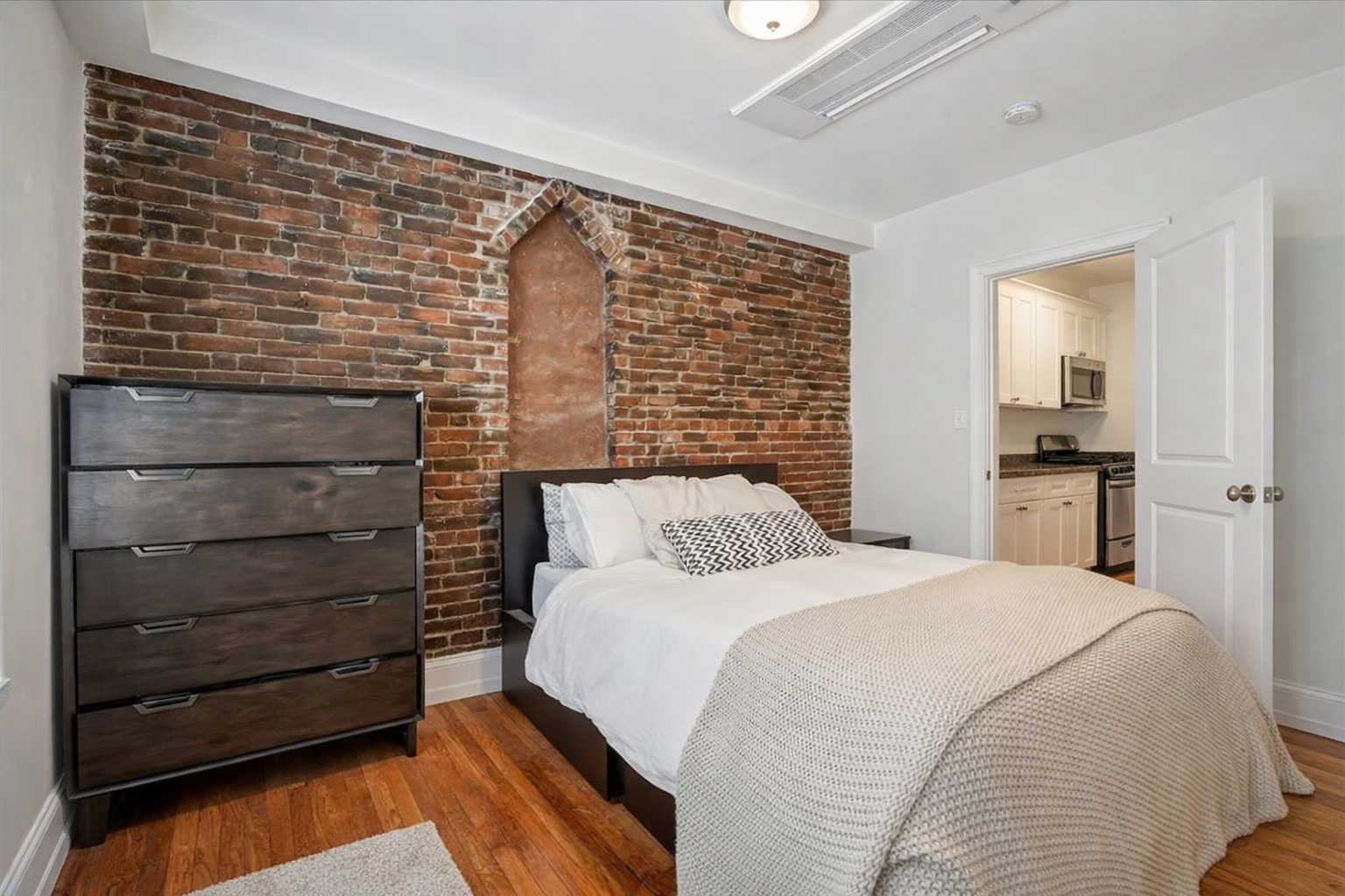 130 Myrtle Street Boston, MA 02114 - Photo 6 of 12