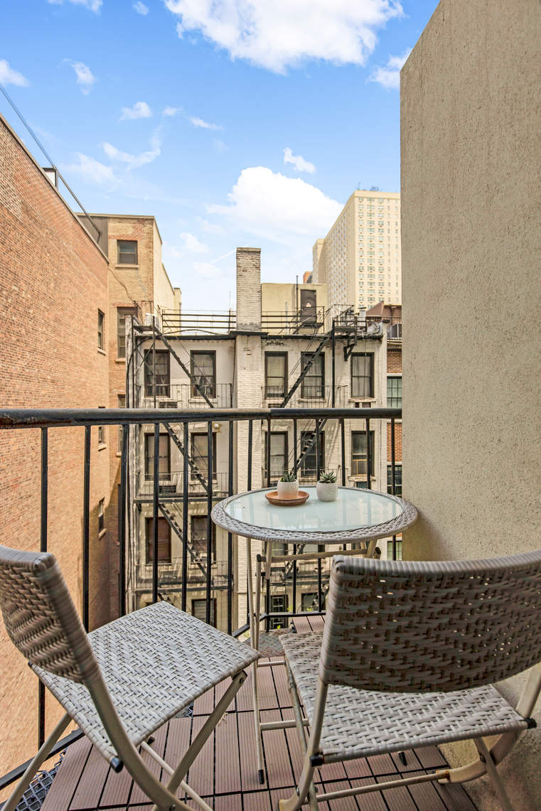 435 East 86th Street, Unit 4F Manhattan, NY 10028 - Photo 5 of 9 Gallery Image 5