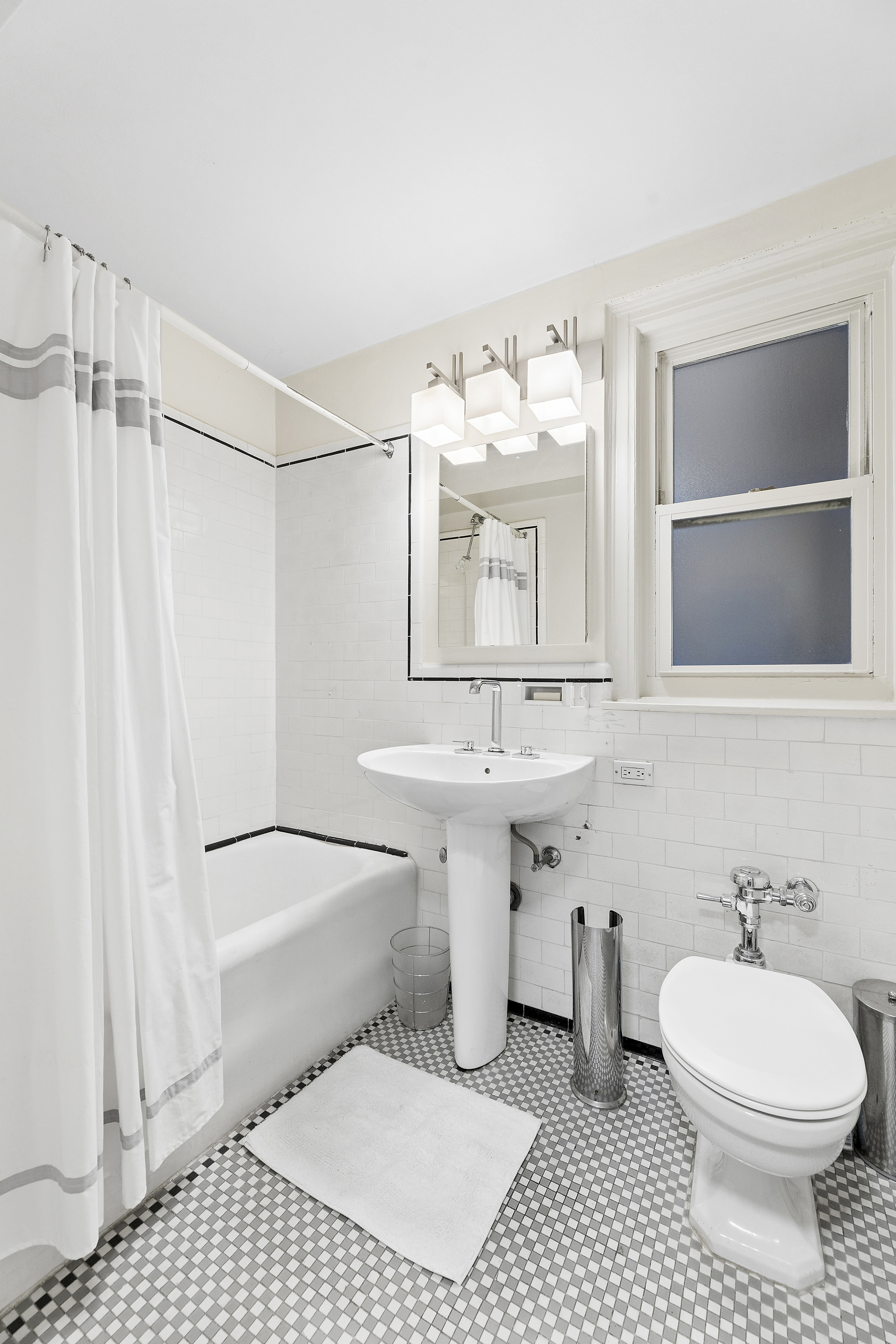 205 East 69th Street, Unit 2A Manhattan, NY 10021 - Photo 9 of 11