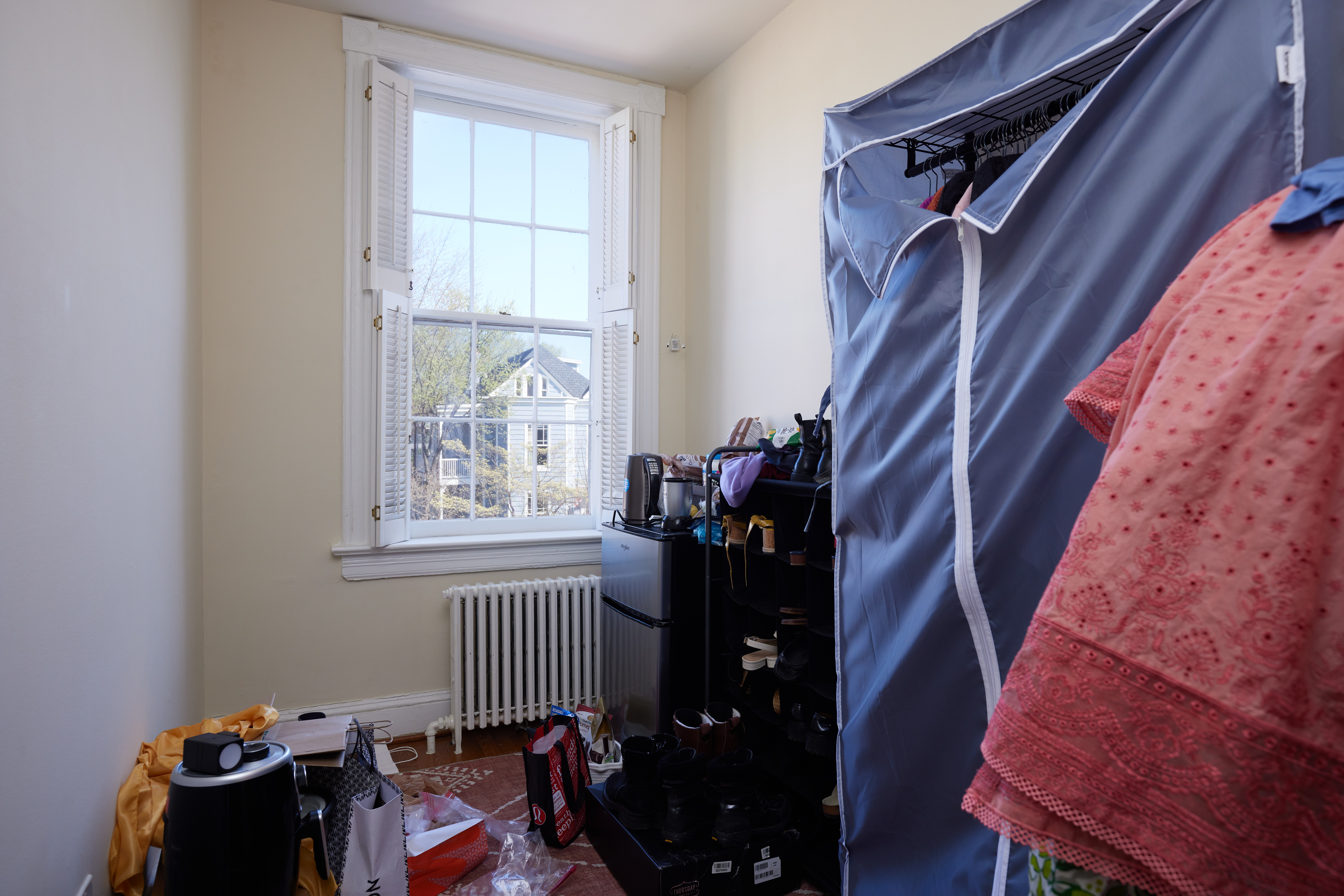 3420 R Street Northwest Washington, DC 20007 - Photo 33 of 53 a living room with furniture and a window