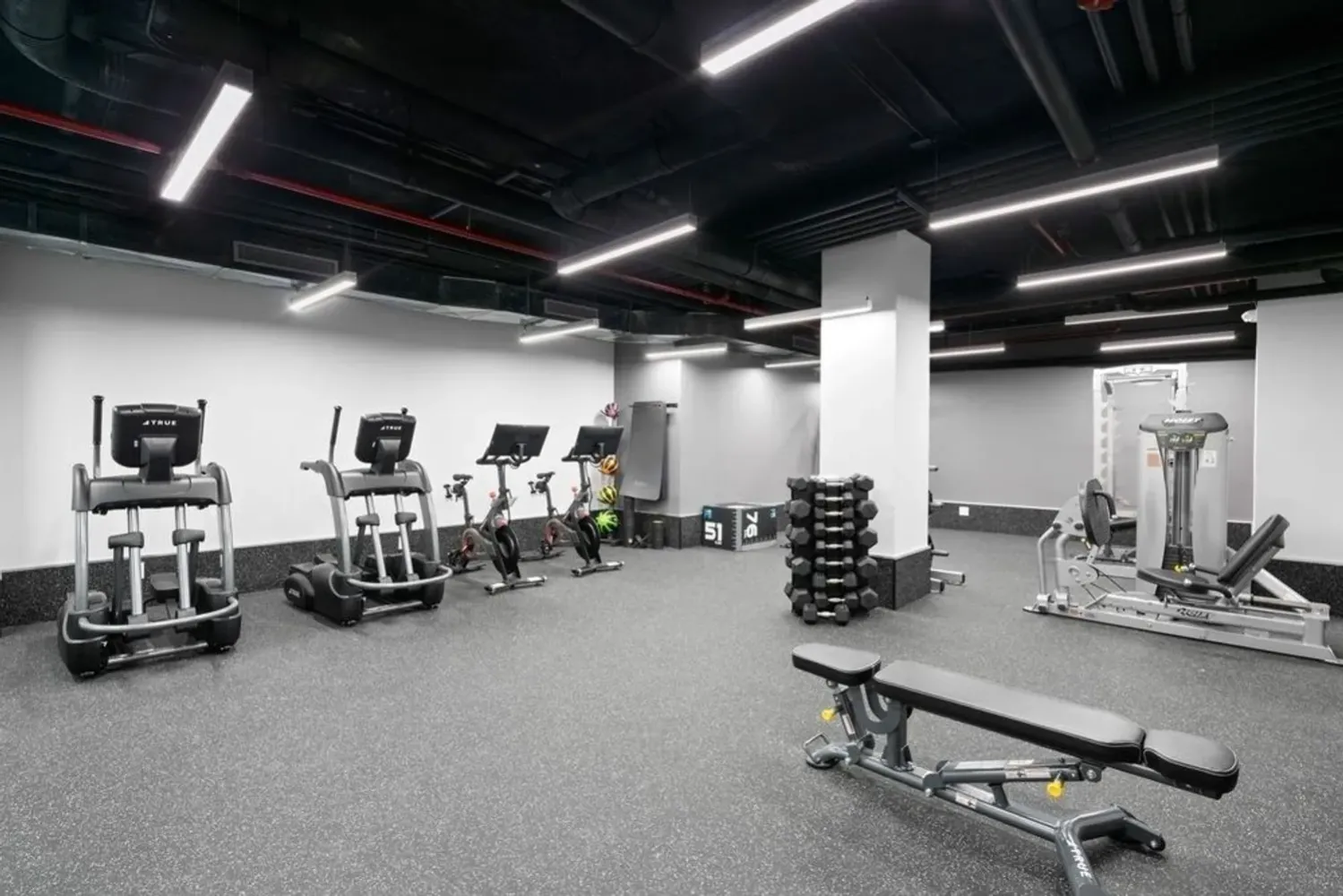 $8,200 | 250 East 49th Street, Unit 8C | Midtown East