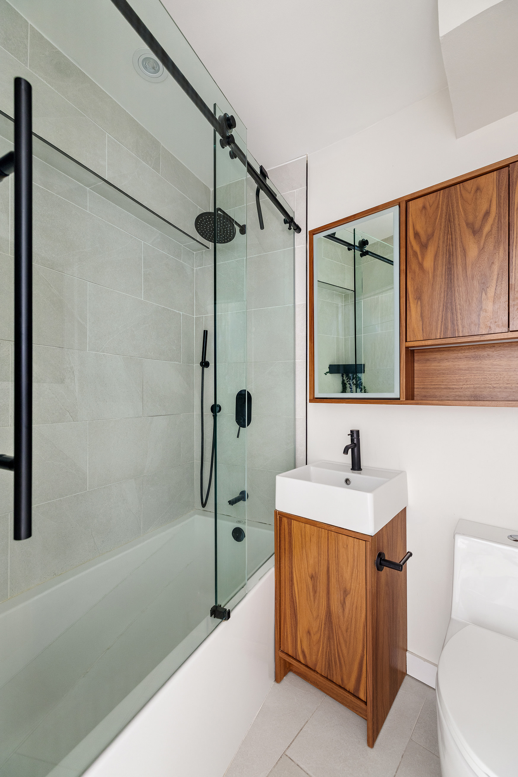 33 Greenwich Avenue, Unit 2M Manhattan, NY 10014 - Photo 6 of 10
