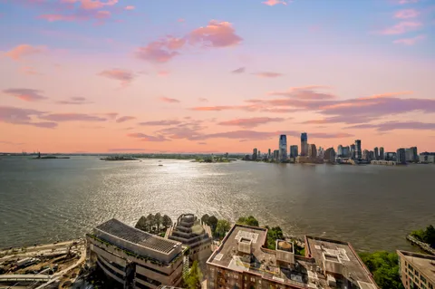 $1,875,000 | 30 West Street, Unit 25G | Battery Park City