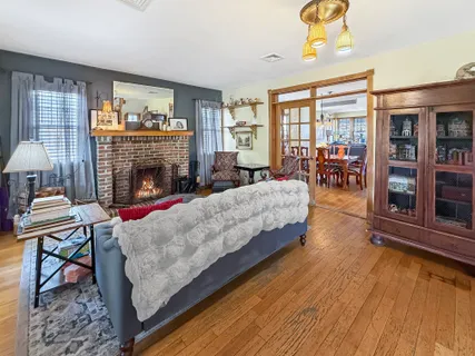 $1,598,000 | 5007 Surf Avenue | Seagate