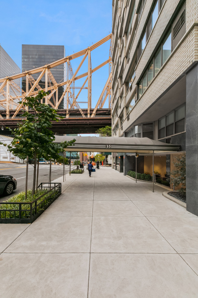 35 Sutton Place, Unit 19B Manhattan, NY 10022 - Photo 19 of 25