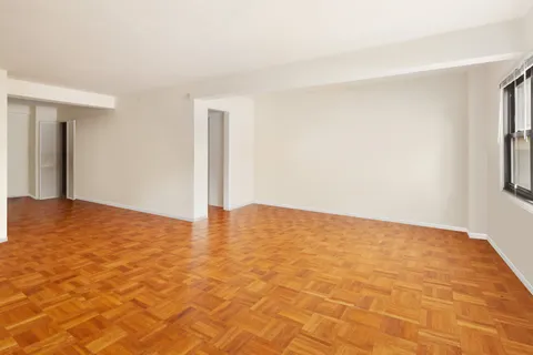 $555,000 | 335 East 51st Street, Unit 8E | Midtown East