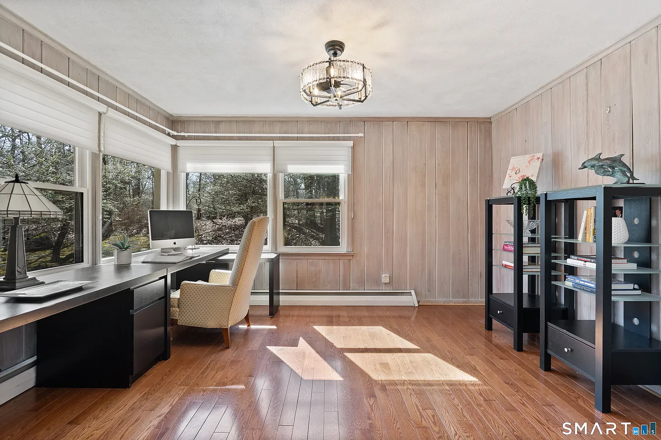 202 Fox Ridge Road Stamford, CT 06903 - Photo 9 of 40