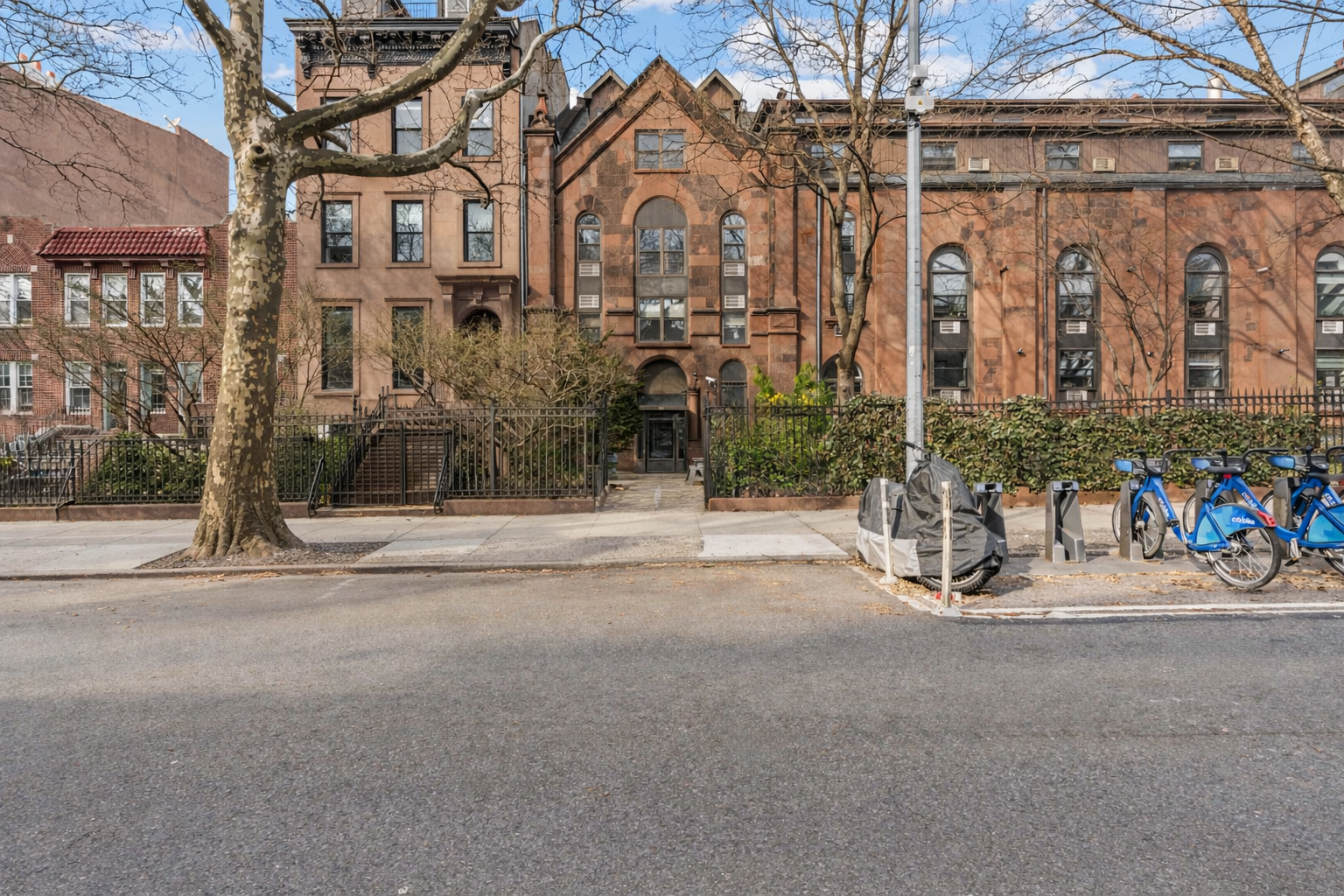 450 Clinton Street, Unit 1P Brooklyn, NY 11231 - Photo 12 of 14
