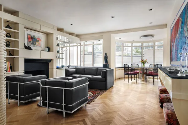 $795,000 | 17 West 54th Street, Unit 9C | Midtown Central