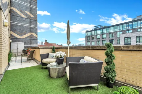$1,450,000 | 40 West 116th Street, Unit A907 | Harlem