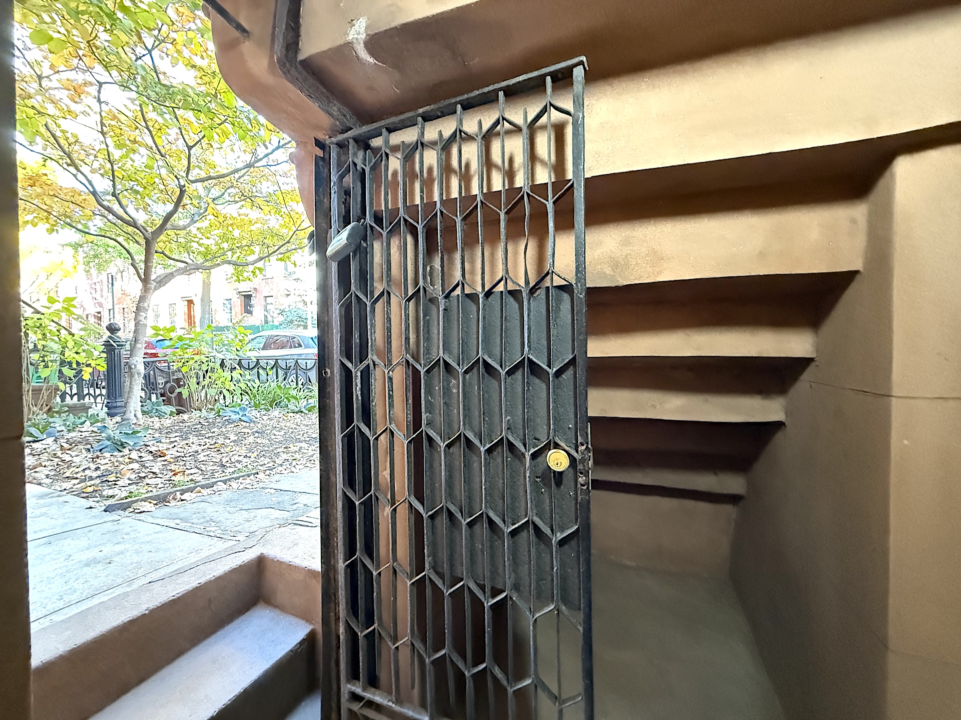 424 Pacific Street, Unit GARDEN Brooklyn, NY 11217 - Photo 14 of 16 a view of entryway