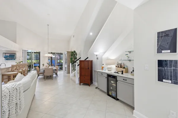 $1,695,000 | 4870 West Boulevard, Naples, FL 34103