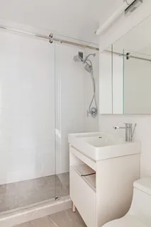 $1,150,000 | 39 Gramercy Park North, Unit 9A | Gramercy