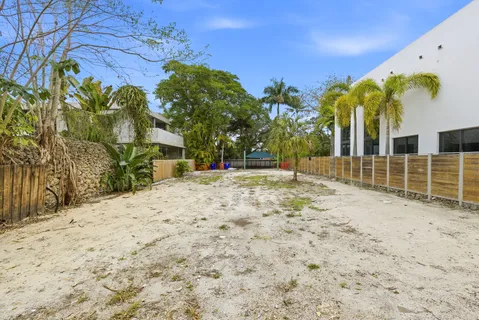 $6,495,000 | 3770-3792 Kumquat Avenue, Miami, FL 33133