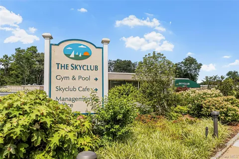 $275,000 | 5800 Arlington Avenue, Unit 6L | North Riverdale