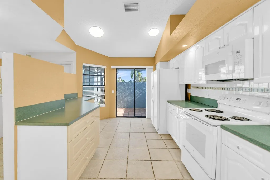 $410,000 | 8209 Waterford Avenue, Unit 8209, Tamarac, FL 33321