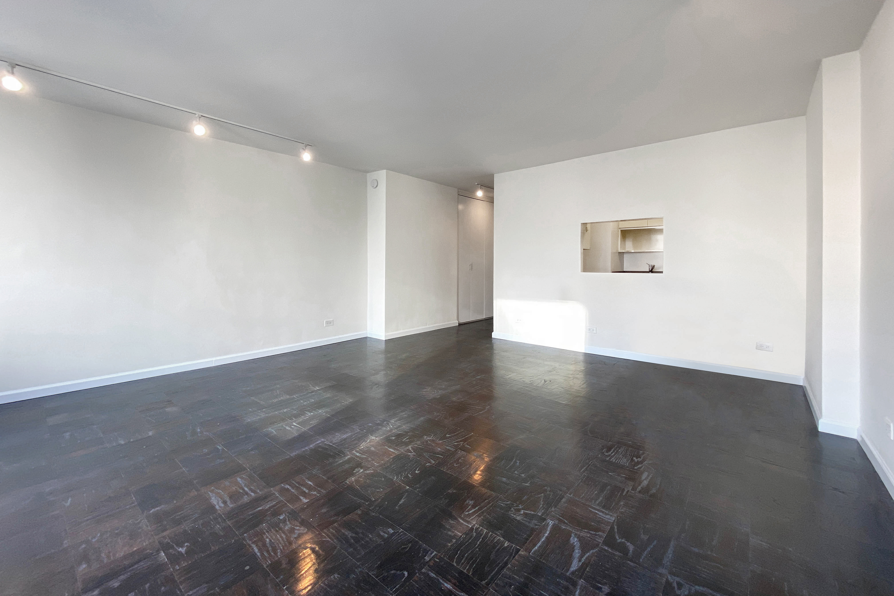 330 East 33rd Street, Unit 14D Manhattan, NY 10016 - Photo 4 of 15