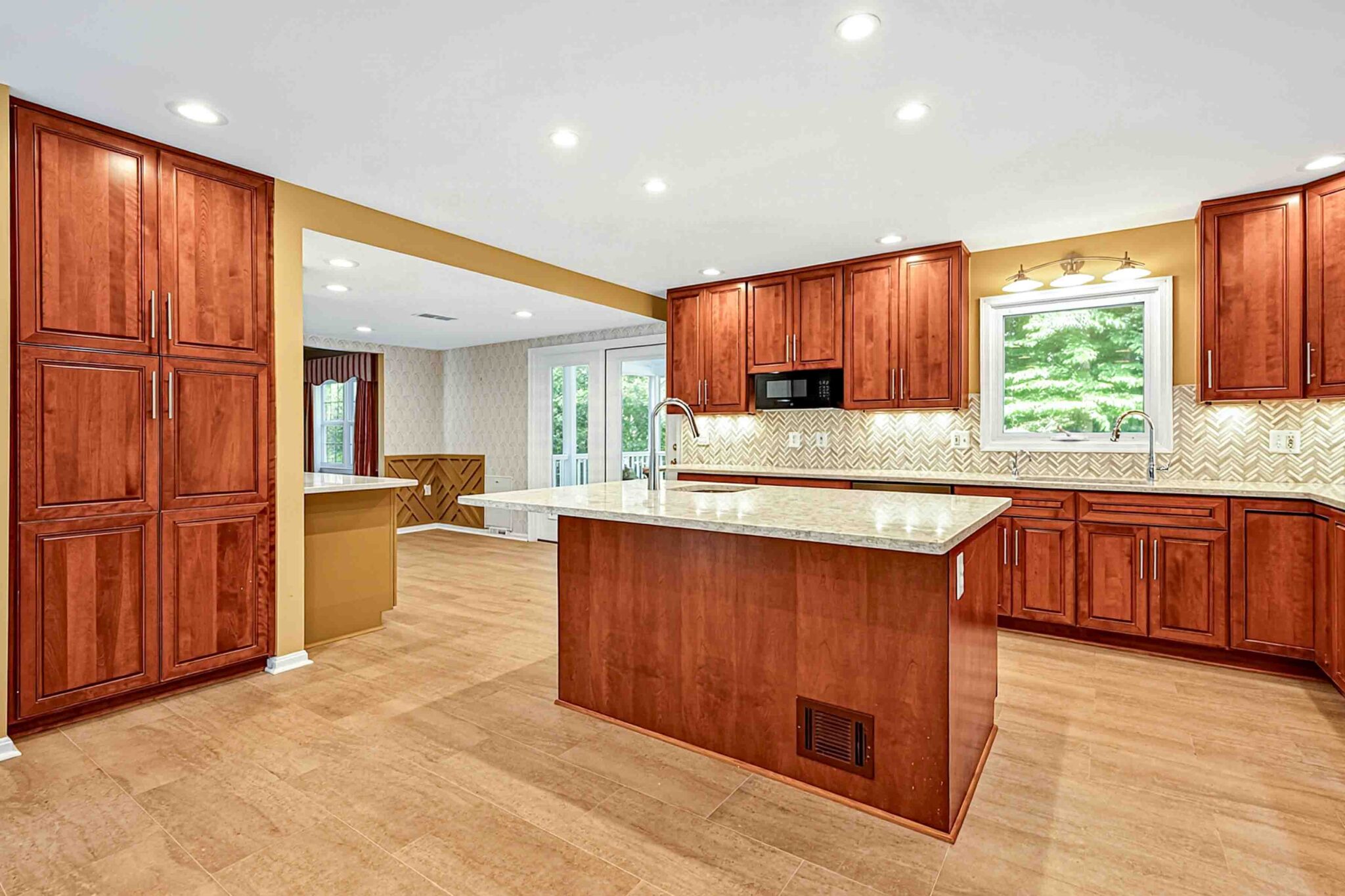 5124 Clinton Road Alexandria, VA 22312 - Photo 12 of 84 Gallery Image 12