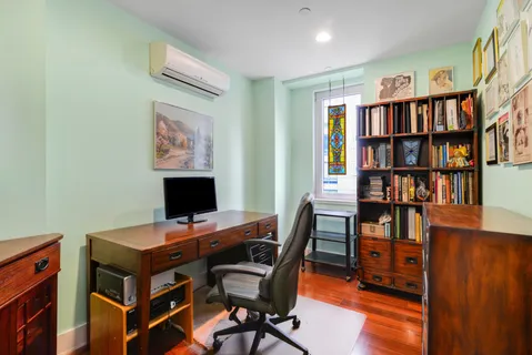 $1,400,000 | 44-27 Purves Street, Unit 8A | Long Island City