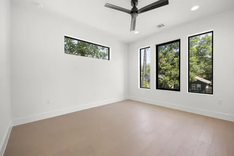 $1,275,000 | 2201 East 16th Street, Austin, TX 78702