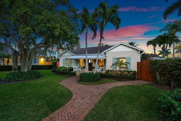 $2,400,000 | 521 North Swinton Avenue, Delray Beach, FL 33444
