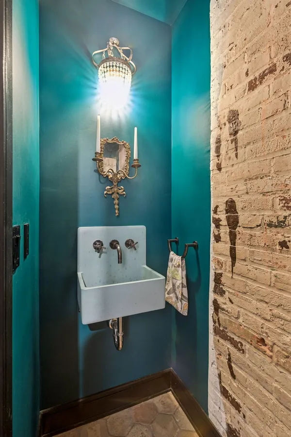 $3,750,000 | 207 South 24th Street, Philadelphia, PA 19103