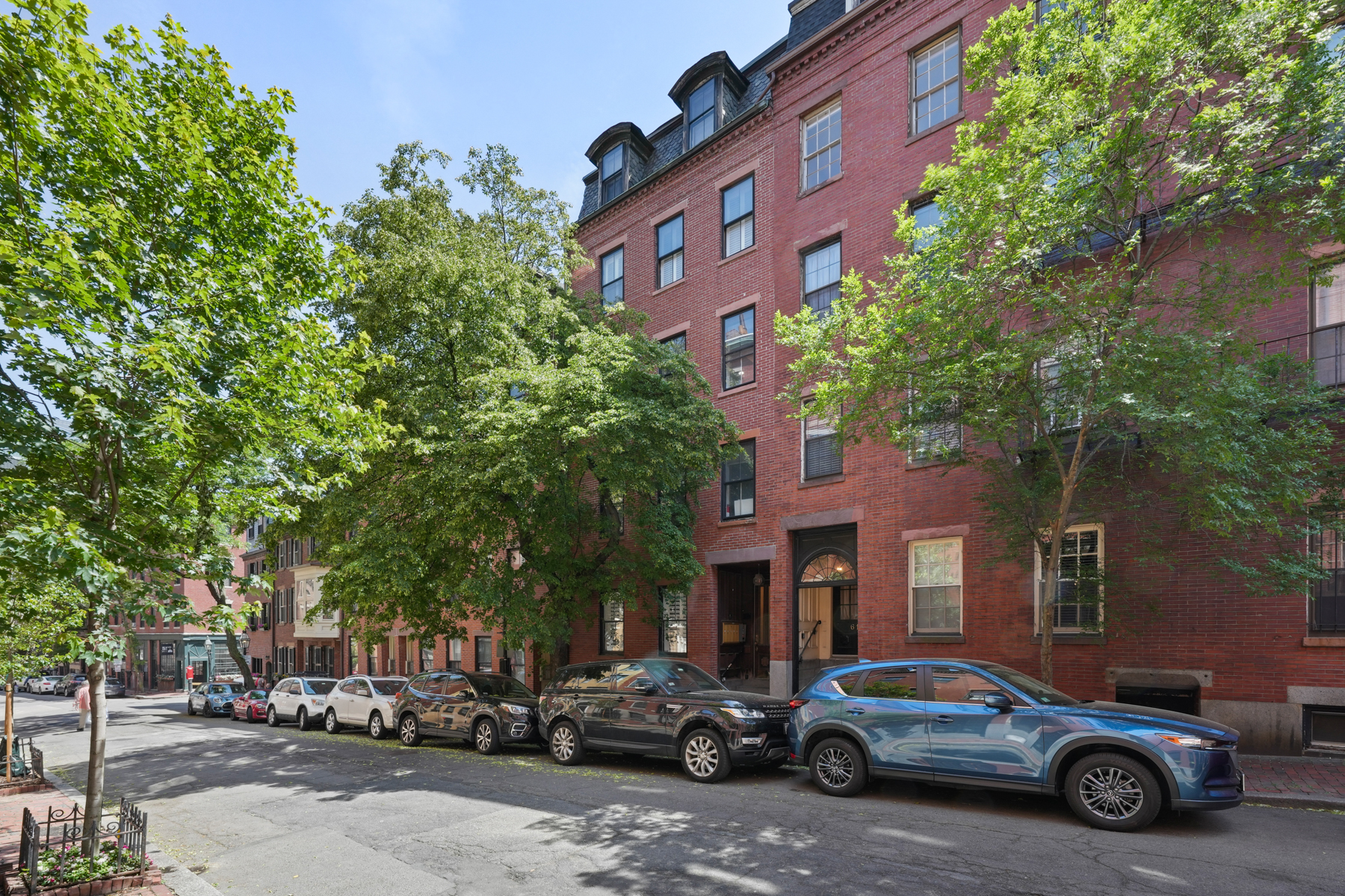 63 West Cedar Street, Unit 3 Boston, MA 02114 - Photo 16 of 17 a building view