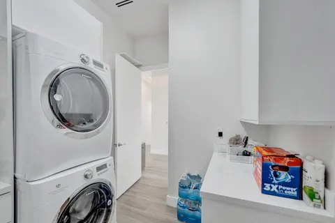 $3,149,000 | 15901 Collins Avenue, Unit 4301, Sunny Isles Beach, FL 33160