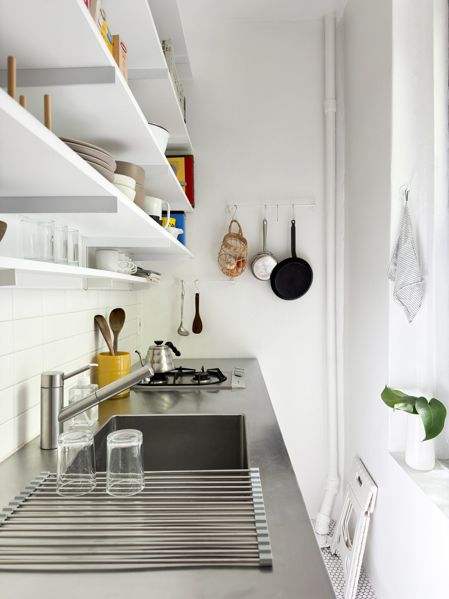 333 4th Street, Unit 2A Brooklyn, NY 11215 - Photo 6 of 12 a living room with furniture and a table