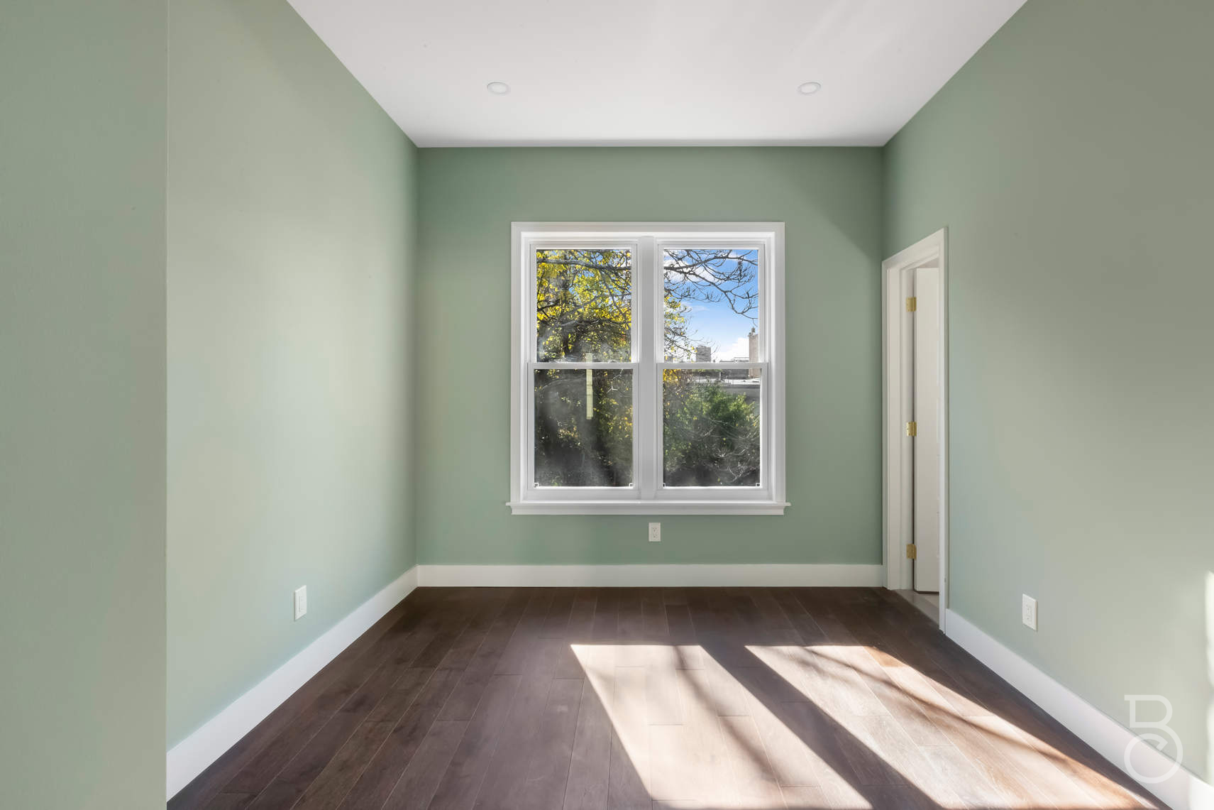 12-26 30th Drive, Unit 2 Queens, NY 11102 - Photo 10 of 12