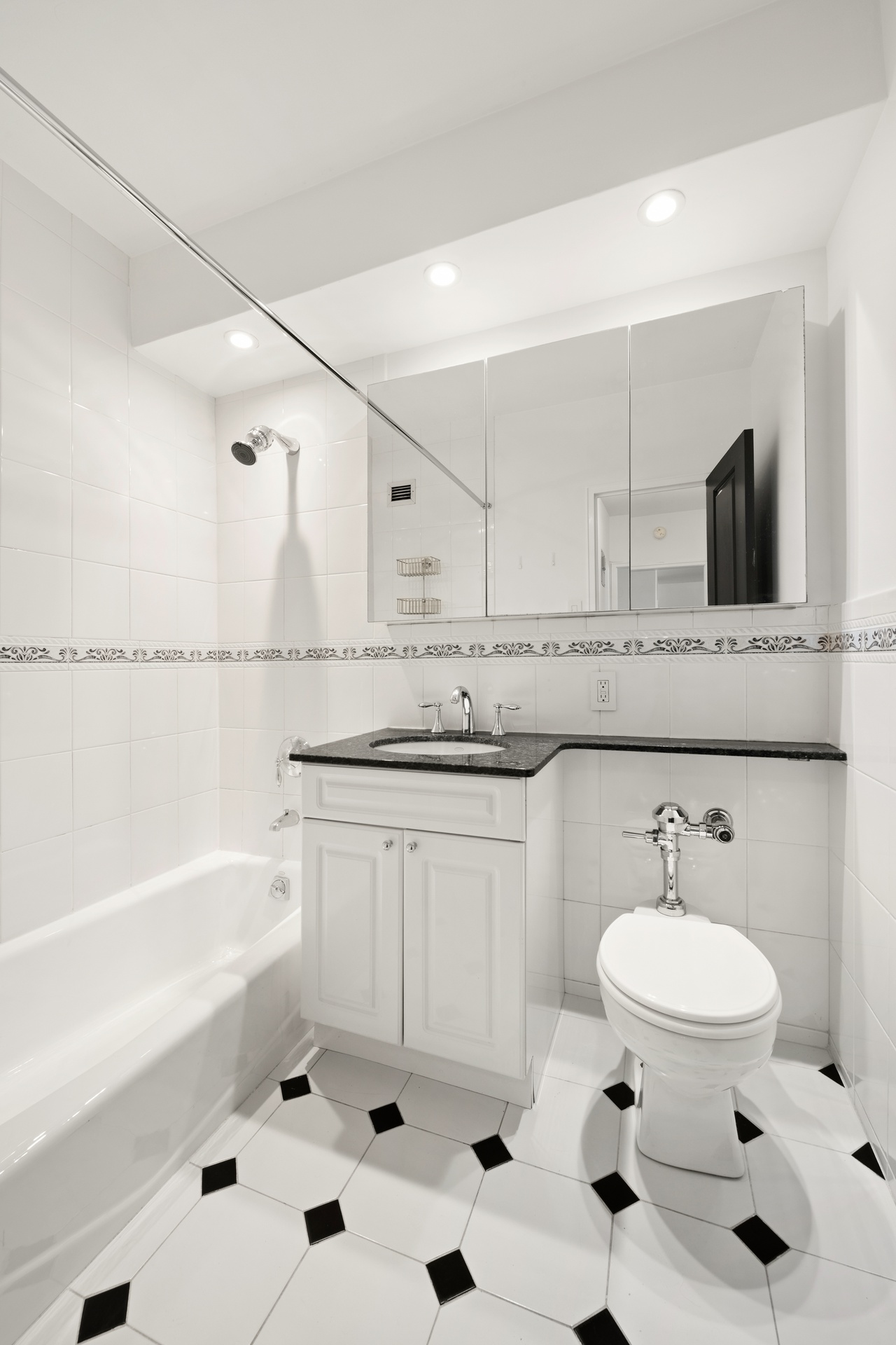 63 East 9th Street, Unit 10L Manhattan, NY 10003 - Photo 12 of 16