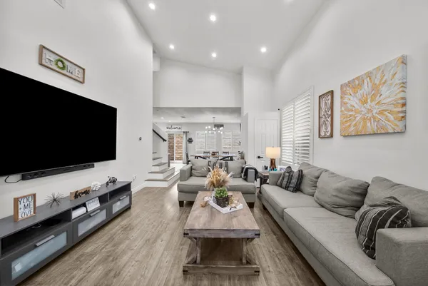 $769,000 | 28341 Willow Court, Santa Clarita, CA 91350