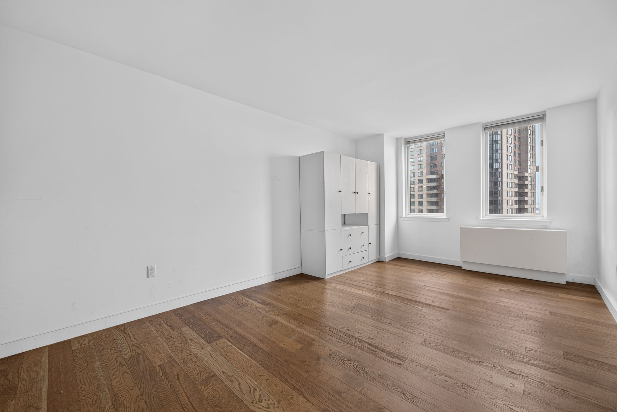 225 Rector Place, Unit 22F Manhattan, NY 10280 - Photo 8 of 14