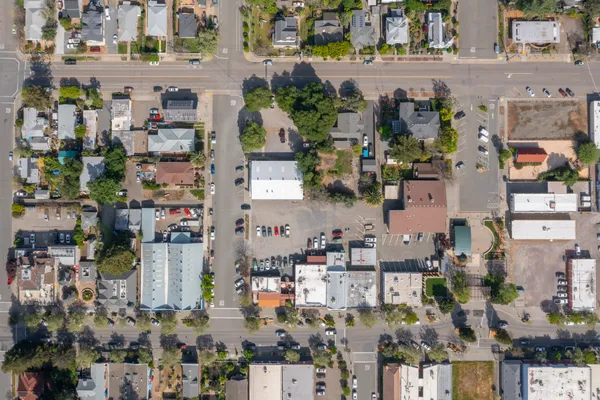 $1,500,000 | 115 East 2nd Street, Cloverdale, CA 95425