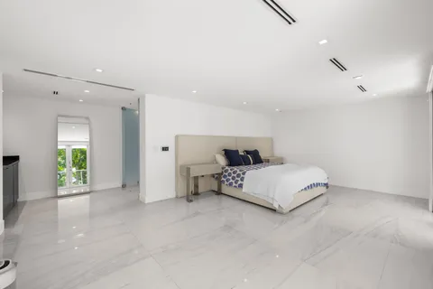 $6,495,000 | 3770-3792 Kumquat Avenue, Miami, FL 33133