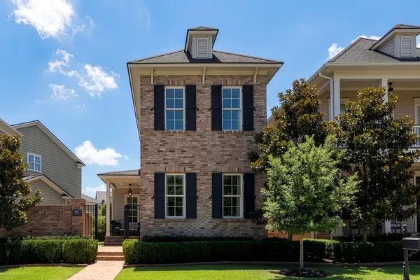 $587,500 | 2026 Glasgow Avenue, Baton Rouge, LA 70808