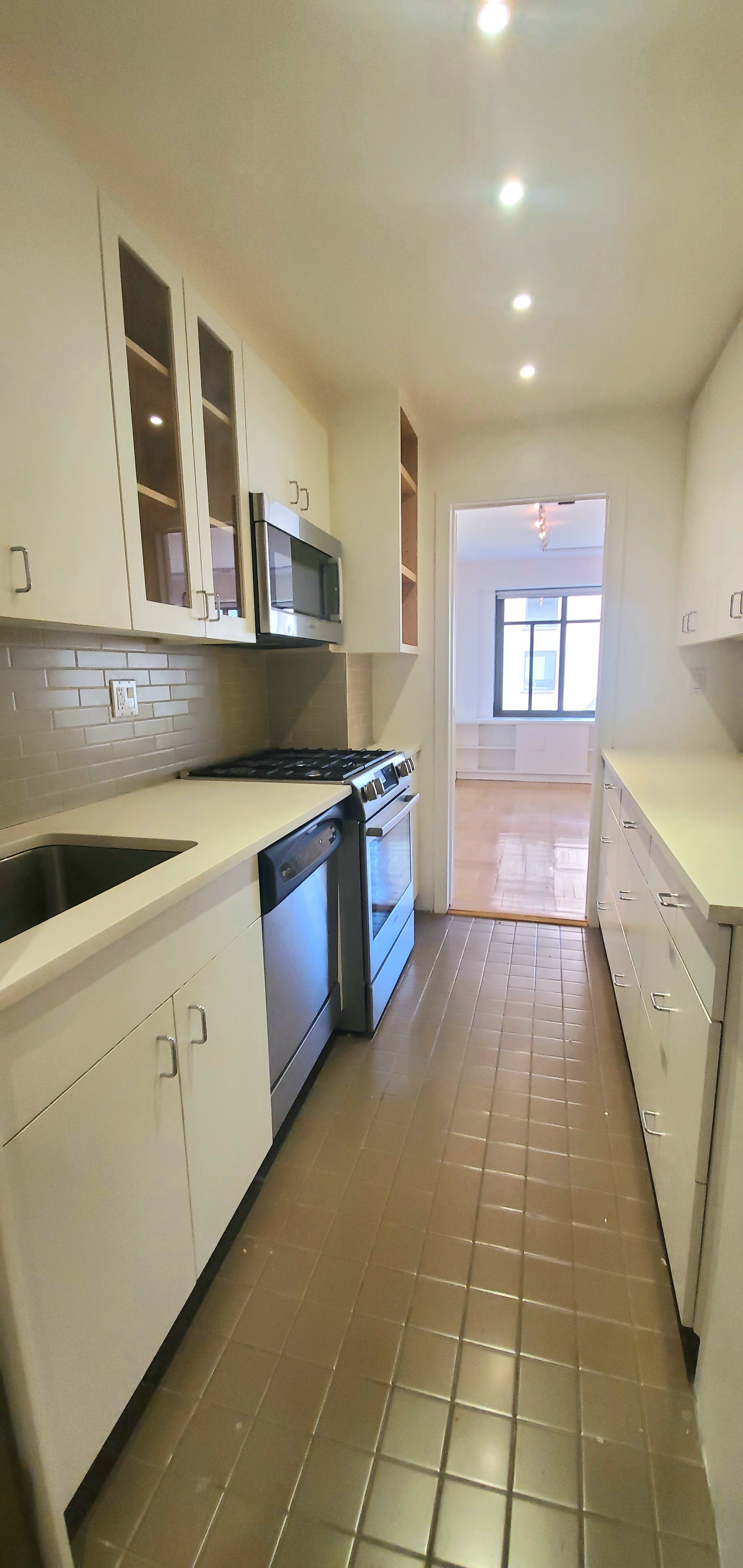 715 Park Avenue, Unit 7D Manhattan, NY 10021 - Photo 7 of 13