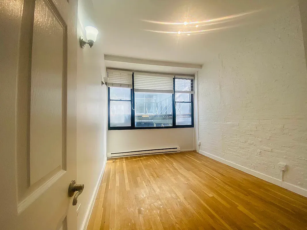 102 West 29th Street, Unit 2 Manhattan, NY 10001 - Photo 4 of 21